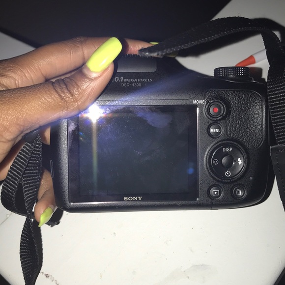 Sony DSC H300 - Picture 2 of 2